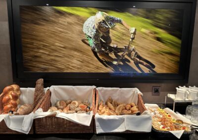 mountain bike breakfast room